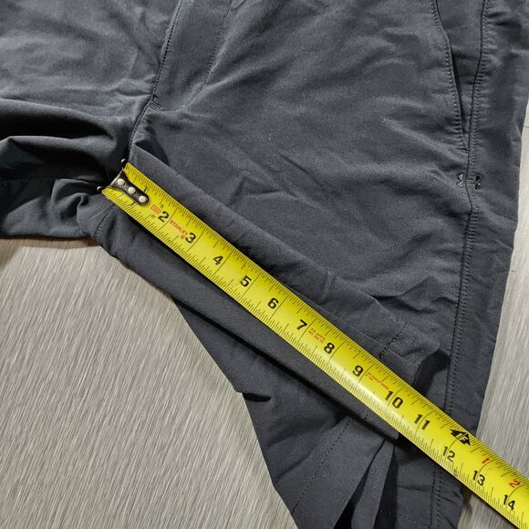 Under Armour Shorts Mens Adult 36 Black Chino Casual Lightweight Outdoors - Picture 8 of 9